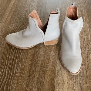 Sold - Jeffrey Campbell Booties
